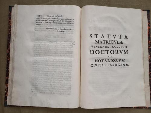 "Statuta Matriculae Venerandi Collegii Doctorum et Notariorum Civitatis Sarzanae."