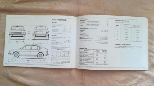 Tabelle dei valori delle caratteristiche  ,del motore , delle prestazioni e delle misure di altezza, lunghezza e larghezza della vettura.